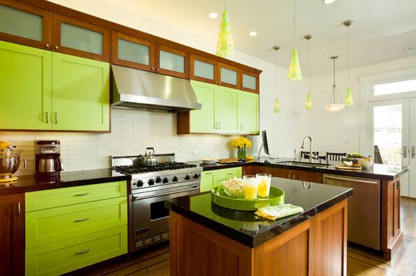 Яркая, сочная зеленая кухня «Green wood» - фото