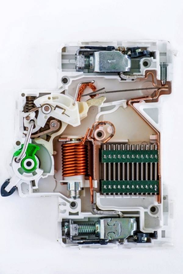 Характеристика срабатывания автоматического выключателя - принцип работы в  ... - фото