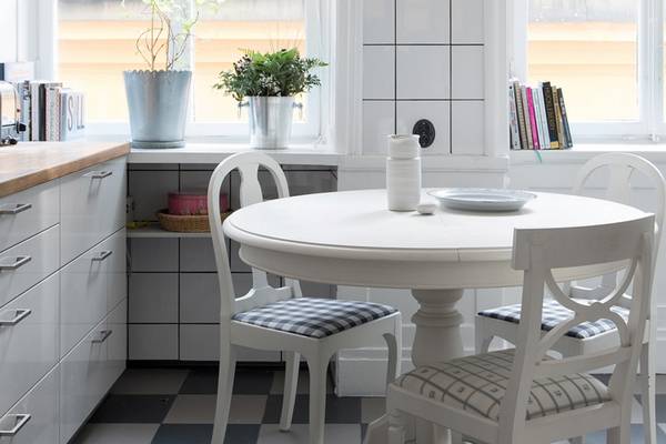 Скандинавская кухня-столовая «Janson» - изысканная простота и практичность с фото