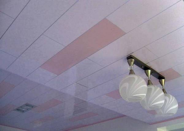 Пластиковый потолок: 5 вариантов панелей - фото