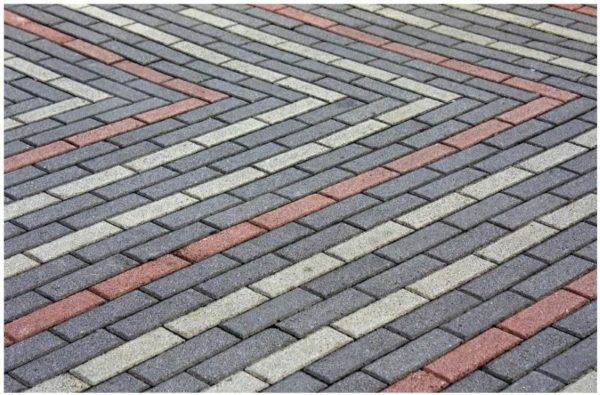 Разнообразие схем укладки тротуарной плитки «Кирпич» - фото